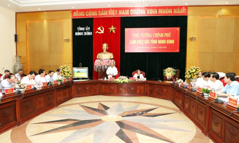 Thủ tướng Chính phủ Nguyễn Xuân Phúc làm việc tại Ninh Bình