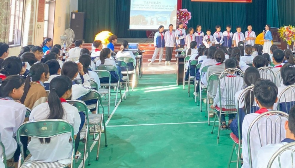 Tập huấn kỹ năng quản lý, điều hành, tổ chức sinh hoạt CLB Thanh niên với bình đẳng giới  tại xã Ninh Vân, huyện Hoa Lư