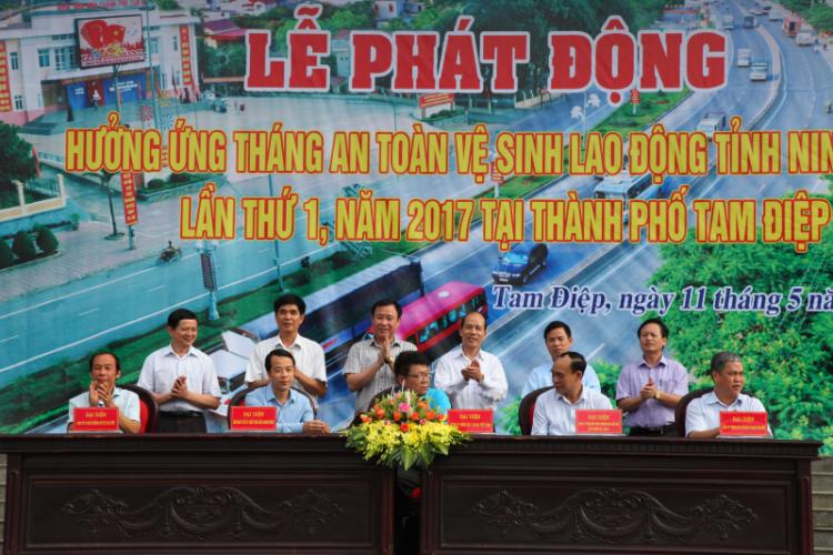Phát động Tháng hành động An toàn vệ sinh lao động  tỉnh Ninh Bình năm 2017